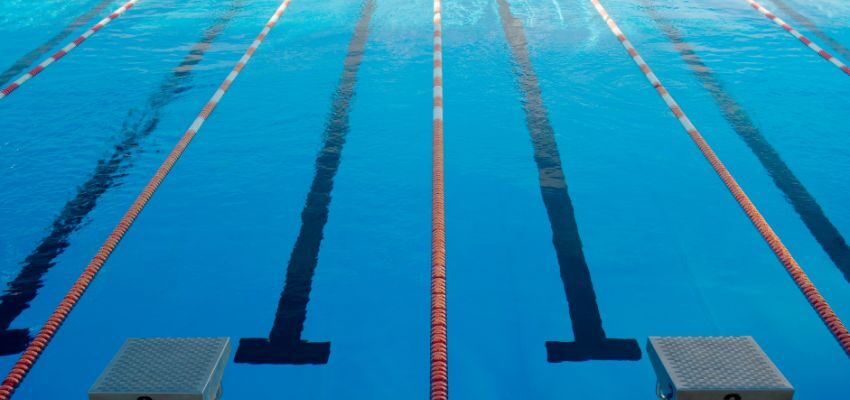 how big lap pools (2) Lap pools are long, narrow pools designed for one thing, swimming laps.