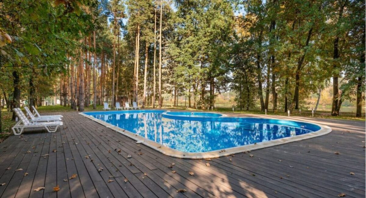 The swimming pool that needs to elevate pool area and turn it into a stunning space through pool deck coatings.