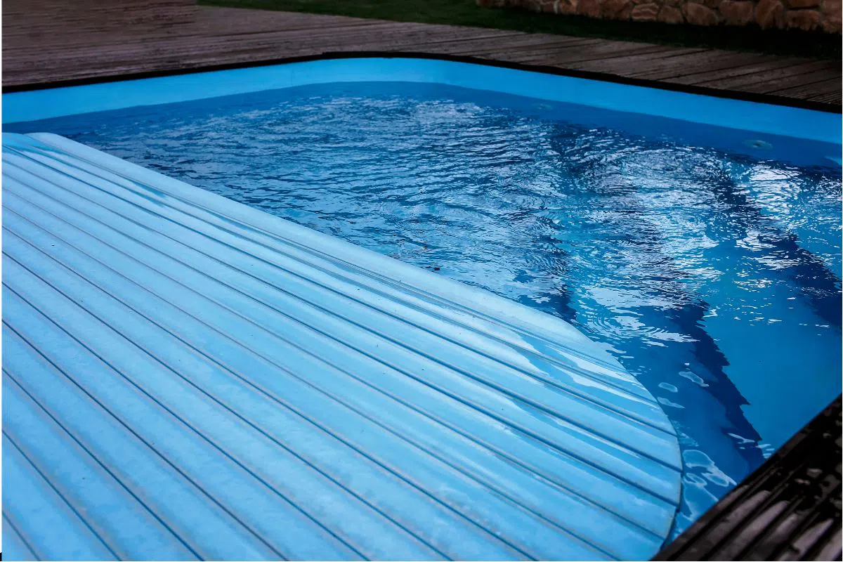 poolCovers can walk on (1) A sturdy pool cover that a person can walk on.