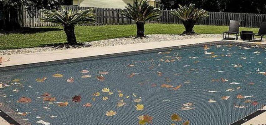 poolCovers can walk on (3) A mesh pool cover.