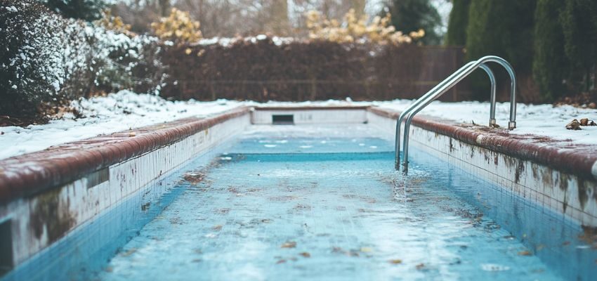 If you close your pool while temperatures are still mild, algae will thrive. Wait until the water temperature drops below 60°F (15°C).